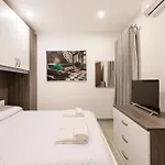 Apartment Spacious 3br Designer Just Off The Promenade By 360 Estates