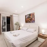 Apartment Spacious 3br Designer Just Off The Promenade By 360 Estates