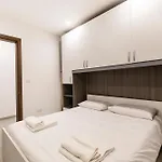 Spacious 3br Designer Just Off The Promenade By 360 Estates Apartment *