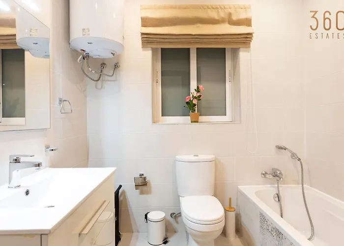 Spacious 3br Designer Just Off The Promenade By 360 Estates *