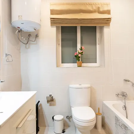 Spacious 3br Designer Just Off The Promenade By 360 Estates *