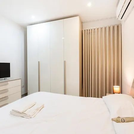 Appartement Spacious 3br Designer Just Off The Promenade By 360 Estates *