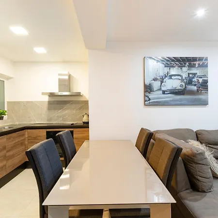 Spacious 3br Designer Just Off The Promenade By 360 Estates * San Pawl il-Baħar