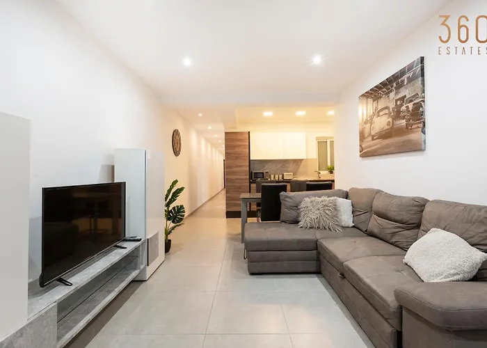 Apartament Spacious 3br Designer Just Off The Promenade By 360 Estates