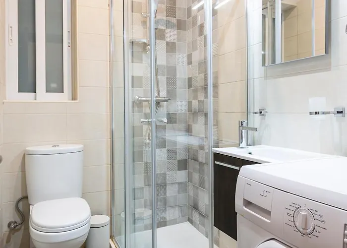 Spacious 3br Designer Just Off The Promenade By 360 Estates